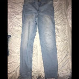 Blue skinny jeans w zipper on ankle
